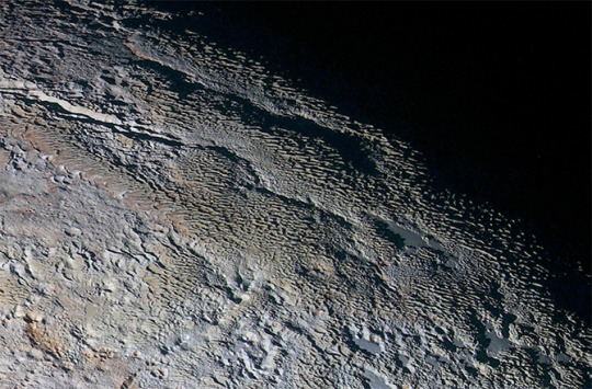Pluto Mystery Tour: A Weird 'Snakeskin' Landscape? : DNews