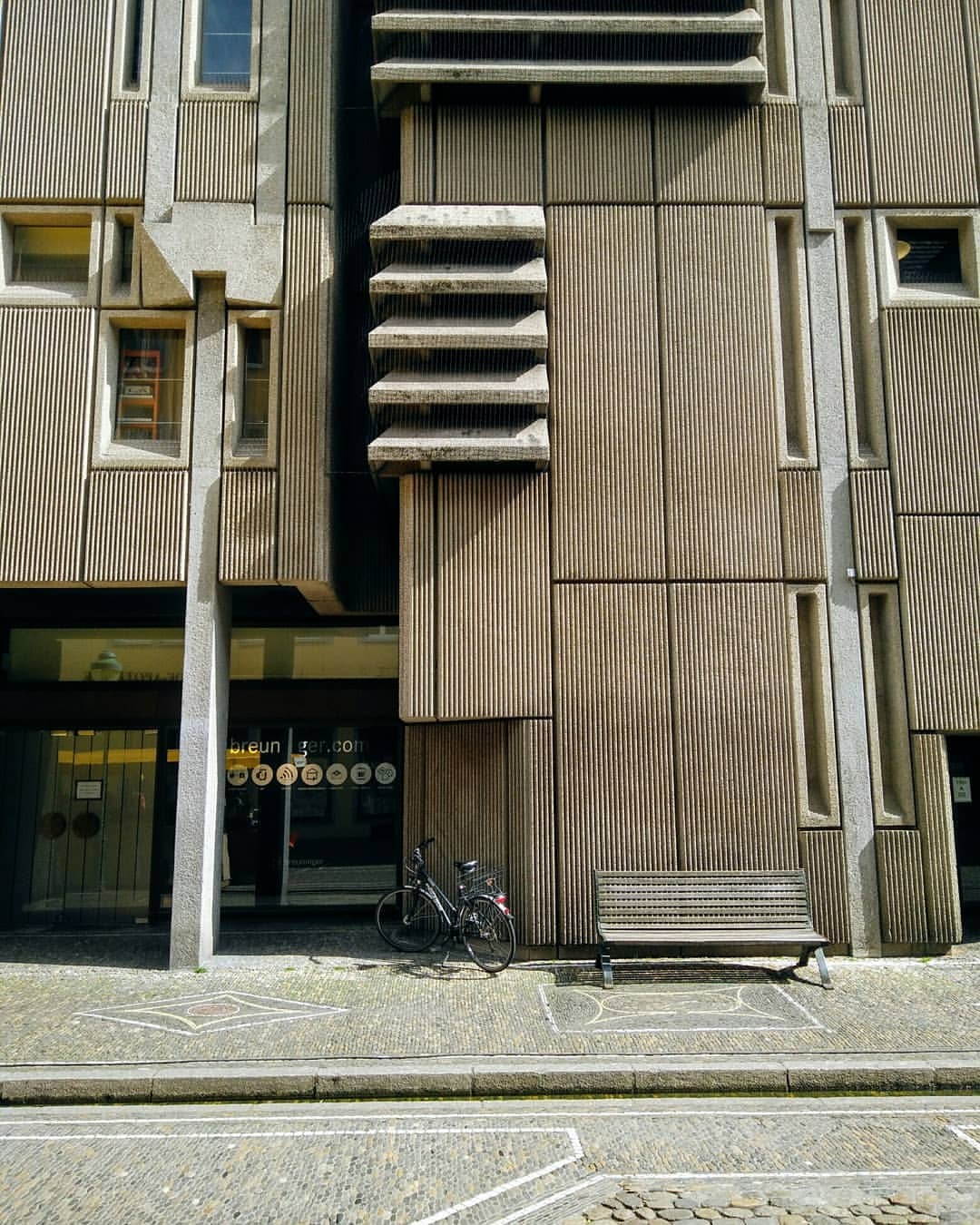 cncrtabstraction:Kaufhaus Breuninger #freiburg #blackforest #architecture #brutalism