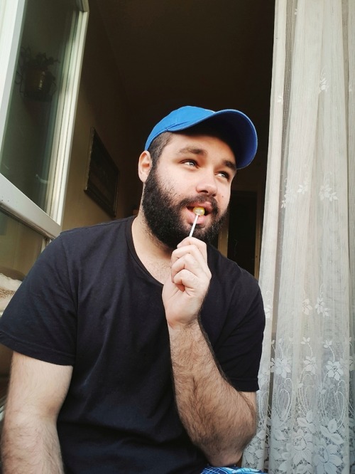 me-and-my-beard:Don’t poke the bear 🐼 Just give him a lollipop🍭