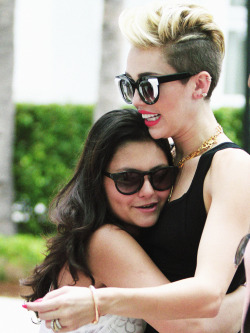 badbitchmiley:  that girl doesnt even know how lucky she is. 