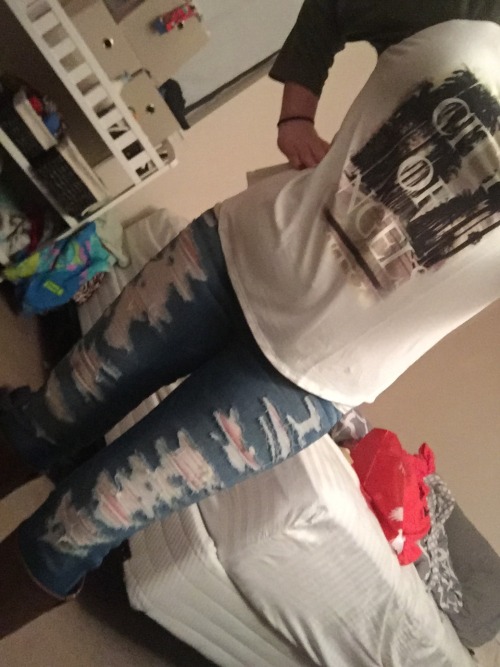 tinyd4isy: When you finally fit in those super tight skinny jeans