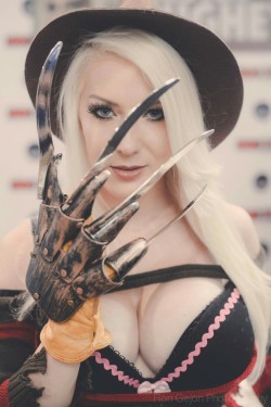 Source : http://sexykosplay.tumblr.com/