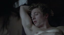 omgnakedmalecelebs:  Jeremy Allen White naked