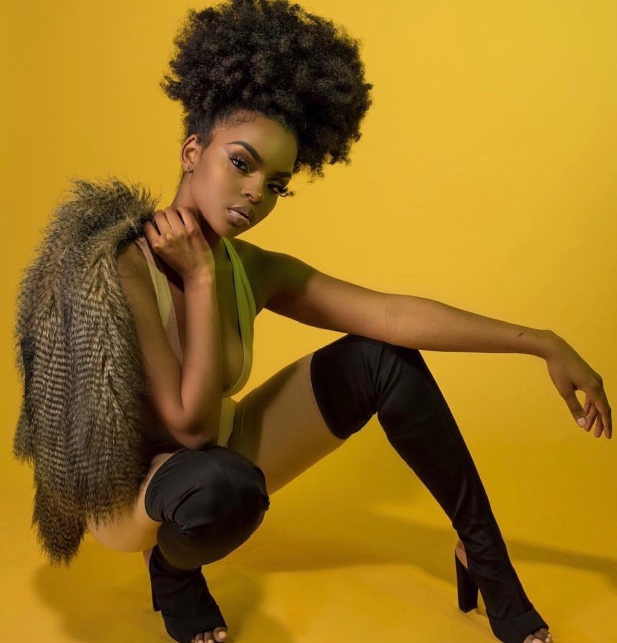 bombshellssonly:  @iamhannalashay