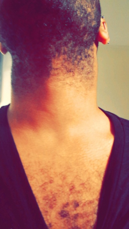 gigglyhuff:  All black everything  Aka  I need to shave