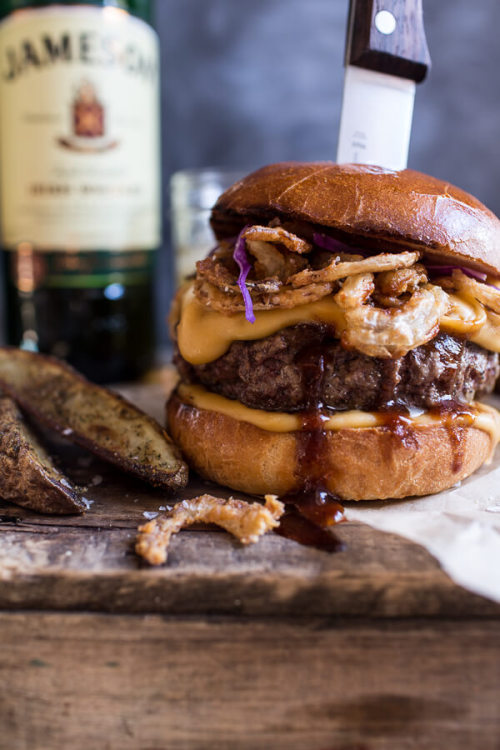 yumi-food:  Jameson Whiskey Blue Cheese Burger with Guinness Cheese Sauce + Crispy Onions
