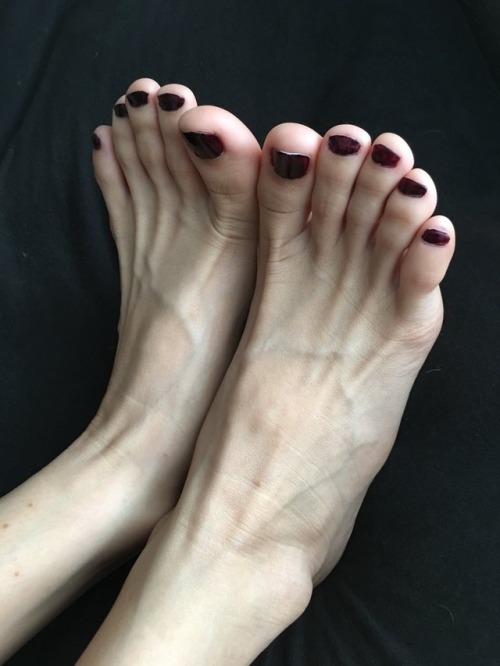 cutewifefeet:Here ya go, my doods. Painted. Ready for suckin.