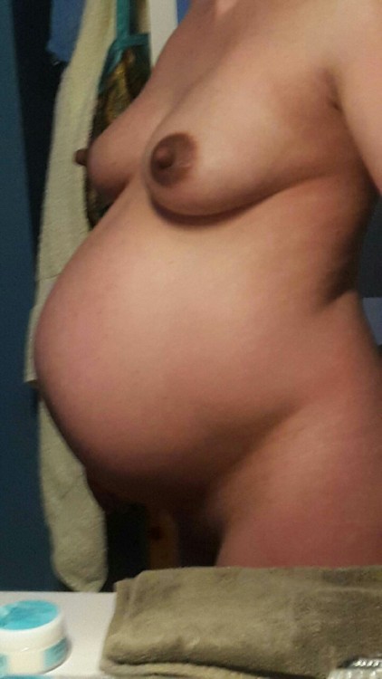XXX nikkimori:#pregnant #naked #pussy #selfie photo
