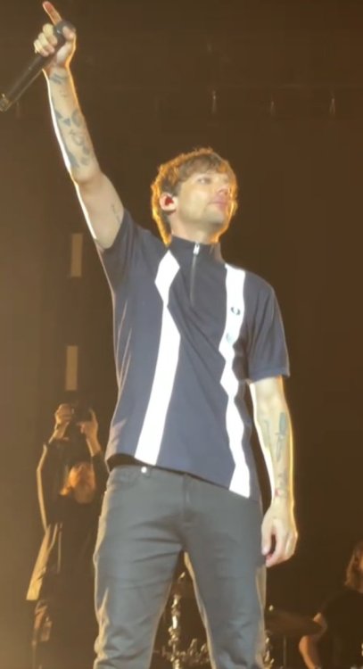 louistomlinsoncouk: Louis on stage in San José, Costa Rica - 5/6