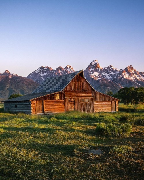 We’re still in the Tetons and loving it. . It’s #twofortuesday so today we’ll be s