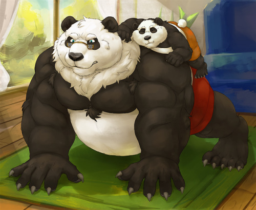 A giant panda dad is doing home exercises to remove some pounds off of his big belly ~! But it looks