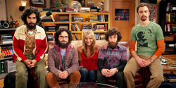 bigbangtheory-fan:  The Big Bang Theory Behind the scenes (Credit: Repimg) 