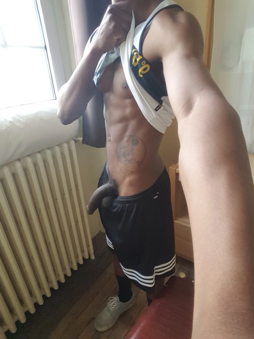 freakbedroombully:  gettheblondewet: Let’s make a Kingdom your highness 👑  Ur body is 🙌🏻👌🏻 👅😻