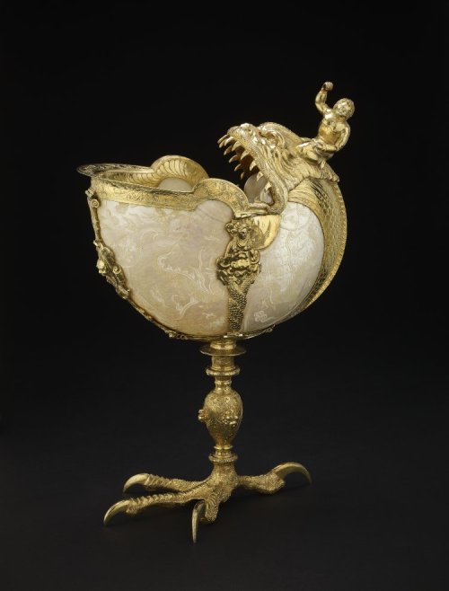 museum-of-artifacts:Standing cup; nautilus shell mounted in silver, gilt and chased; 1526-1575