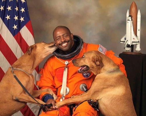 nprfreshair:Yesyesyes.In 2009, astronaut Leland Melvin was photographed for his official NASA portra