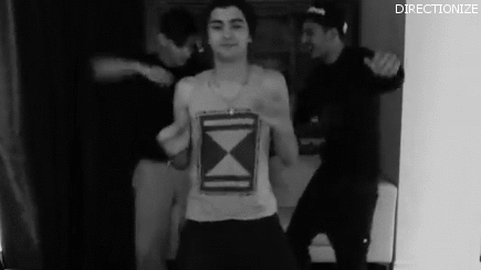 free-hug-universe:  Cool kids DON’T dance. 