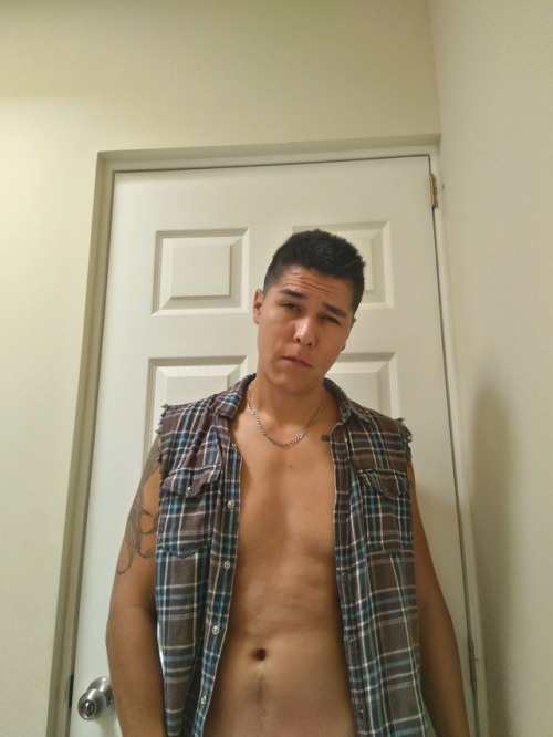 chakamexdude:  Eclipse? Send nudes  Fucking Hot!😋