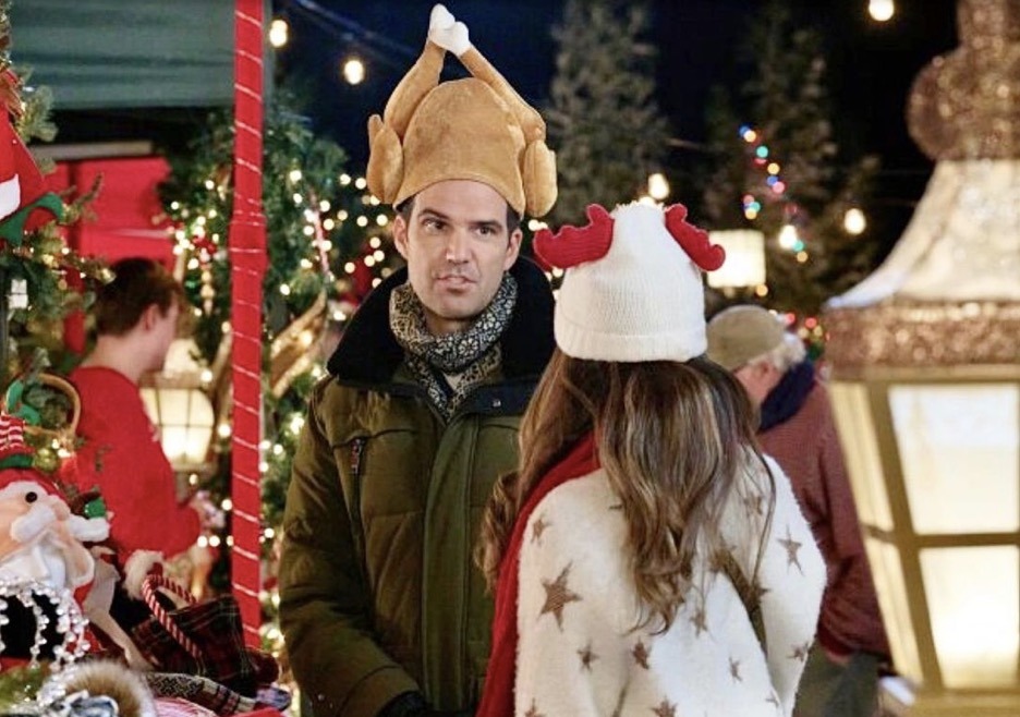 Mariah Carey enlists reindeer to mark start of Christmas season