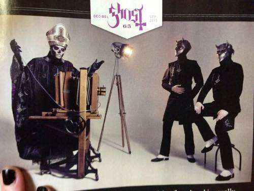 future-mrs-ghoul: Papa and the Ghouls taking selfies in the new Decibel magazine! 