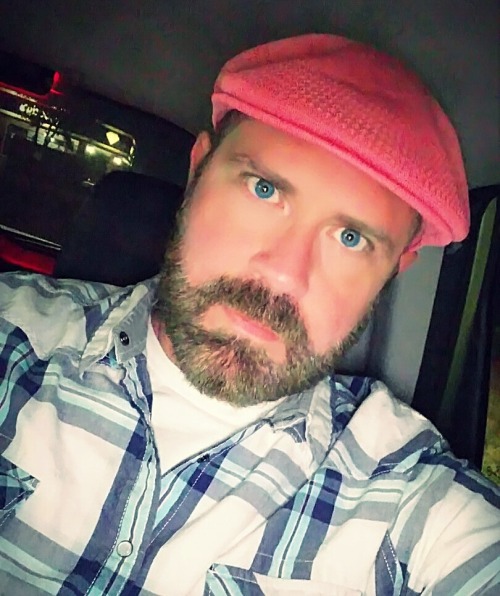 ruffhauzer:  I married that hooker💗💗💗💗