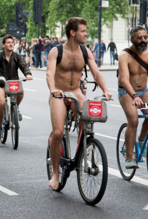 londonnakedbikeride:  4 of 4. 