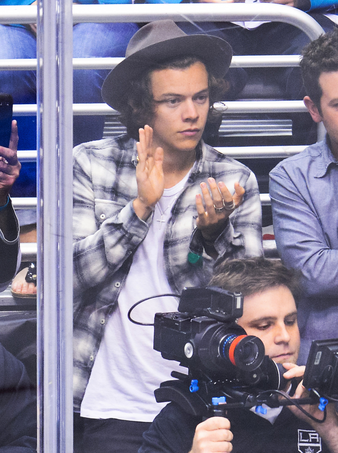 harrystylesdaily:  Harry attends a NHL playoff game between the San Jose Sharks and