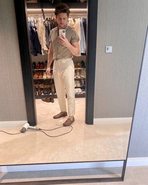 niallynwa:niallhoran: STUFF