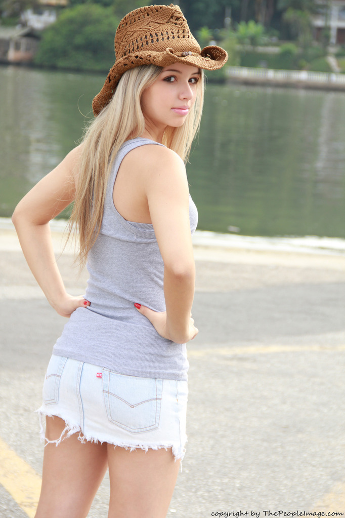 applefacebananapants:  cooper4321a:  caroline       (via TumbleOn)  Ready for the