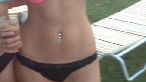 sarah-is-horny:  Don’t forget to visit my blog for more ;)