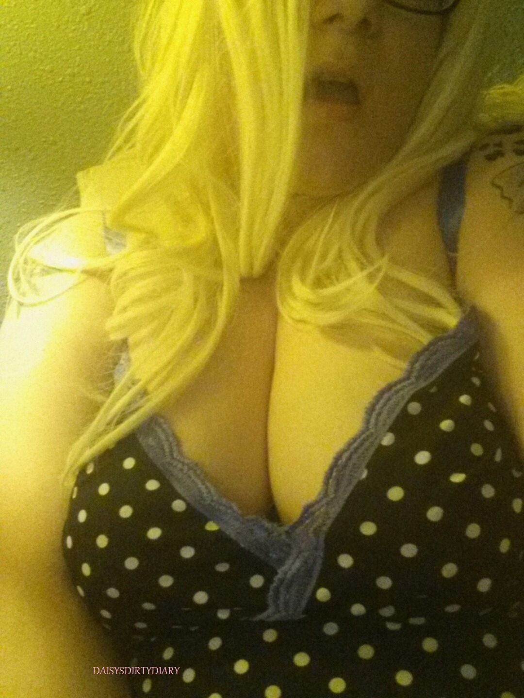 daisysdirtydiary:  How’s about some big fat tits for Topless Tuesday? ;)