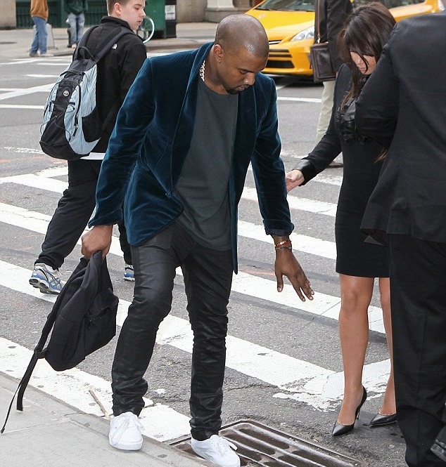 i-will-lift-you-higher:  Kanye loves him some Kanye. And I think the only person