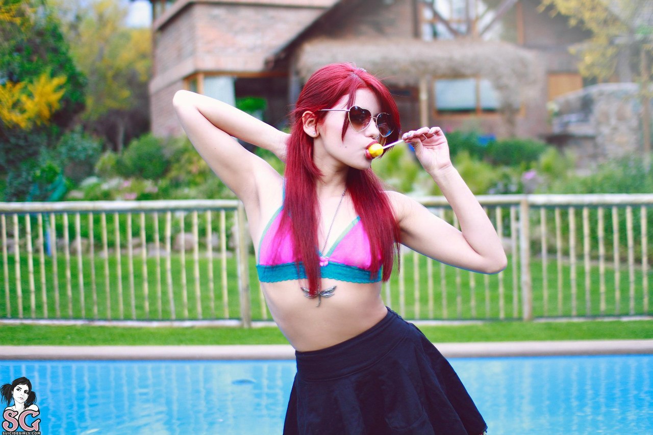 nakedsuicidegirls:  Ness - La Frutta di Venus