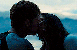 onscreenkisses:  The Hunger Games: Catching Fire, dir. Francis Lawrence (2013)  “Nobody needs me.” “I do. I need you.”  