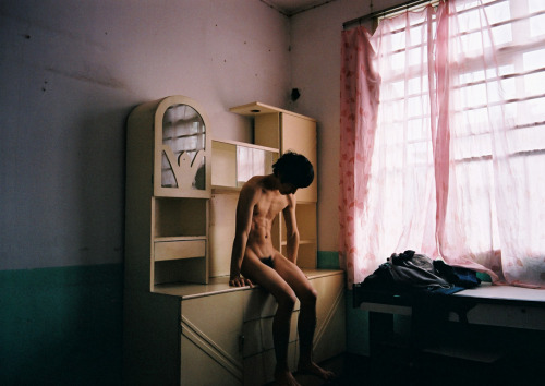 yellow-men-art:  Cute lomography diary by Madi Ju & Patrick Tsai from http://blog.sina.com.cn/s/blog_62bb30d80100i0te.html