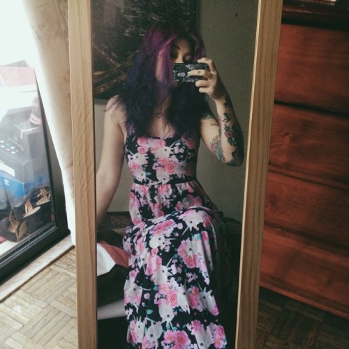 wildfoxwithowleyes:  I wanna wear this dress from @ironfist_uk to somewhere but i dont think it looks cute with crutches :/ so enjoy my house selfie in it! #injuredlife #hatebrokenbones 