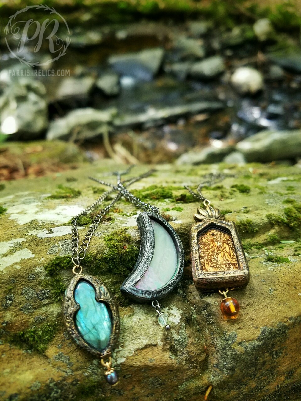 froghollownotes:  …today’s photo shoot in the woods of Frog Hollow 