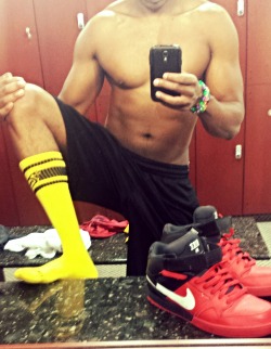 betopigxxx:  hungskateboy:  Kicks n sox #nike #nastypig  Daaaaaam I sure would enjoy getting those to my face!nastypigs 