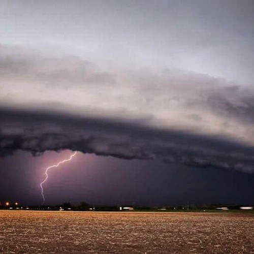 tornadotitans:#Lightning and nice #storm structure near Brule, #Nebraska this evening. #FB #nature #sky #weather #beauti