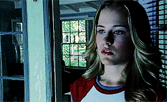 missmarlenedietrich:   Fangirl Challenge: 7/15 Films - “Thirteen” (2003)    Oh Mom, you knew what was going on with all those clothes and shit! Christ, you’re not that dumb, are you?