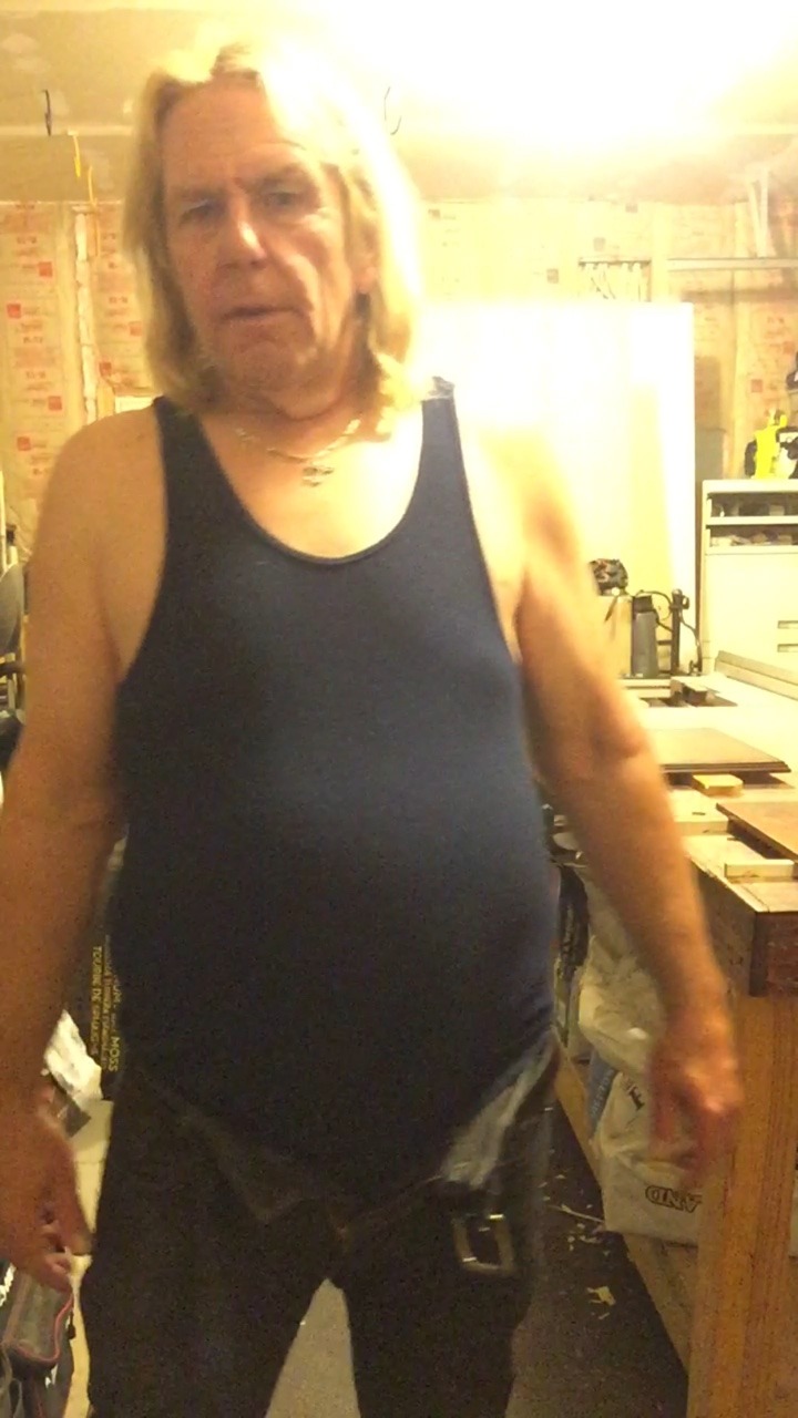 danicornalive:  Tonight’s bloat with unbuttoned pants, per request.