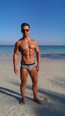 longbulge:  bulge, big bulge, men bulge,