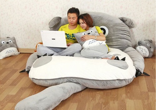 Porn freakteando:  O_O Cama Totoro… Lo quiero… photos