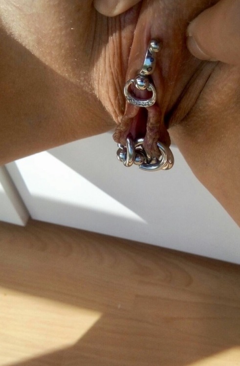 http://women-with-huge-labia-rings.tumblr.com/post/161892920085