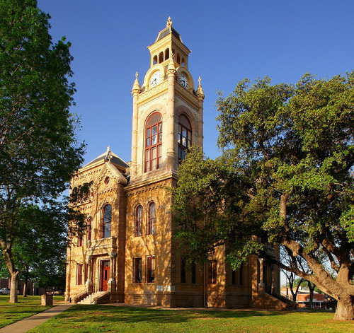 travelingcolors:Llano Courthouse | Texas (by Matthew Metcalf)