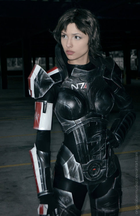 cosplay-gamers: Mass Effect Fem Shepard Cosplay by AngelaBermudez @ DeviantArt