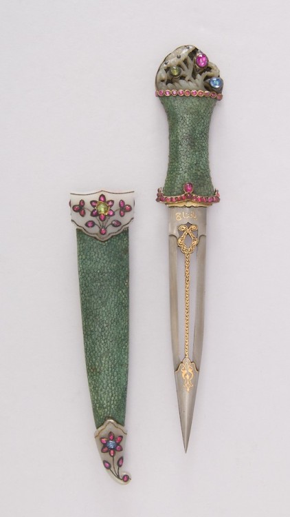 under-the-arch:historyarchaeologyartefacts:Dagger and sheath ornamented with Shagreen (Shark Skin), 