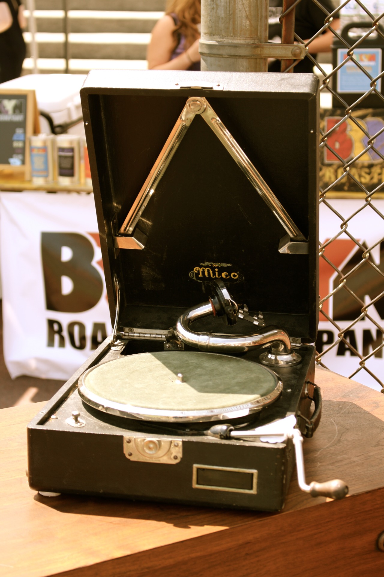 minteriorsblog:  Fort Greene Flea in Brooklyn on Saturday 