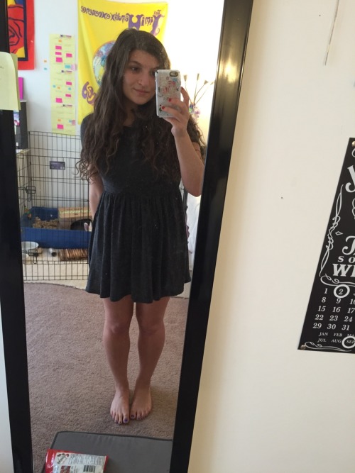 I wear this as a house dress because it’s too short for anything else