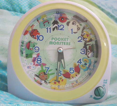 here’s that clock i said i got yesterday ovo darn thing scared the heck out of me at 3am when it started to beep loudly dsghas but look ! it has sylveon on it !! 