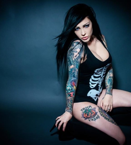toohotinkedgirls:  Source:Sexy Inked Girlstoohotinkedgirls